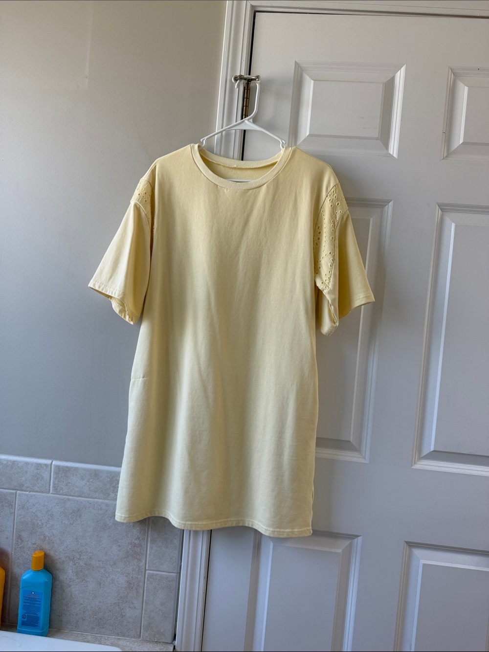 Women’s Crew Neck Dress in Pale Yellow